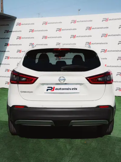 Nissan Qashqai 2017 - 16500 EUR, 140072 km - 140072km - foto 6 de 17