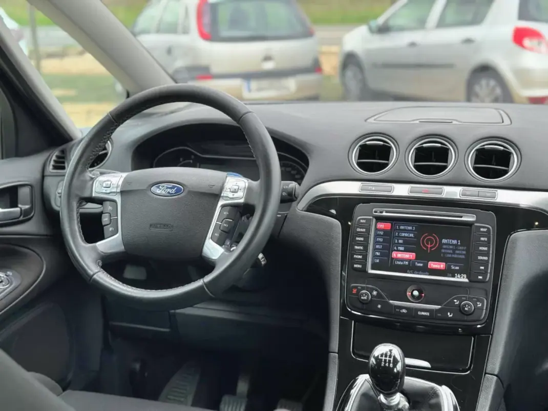 Ford S-Max 2012 - 9750 EUR, 246285 km - AUTO.MOTO.pt - 246285km - foto 11 de 17