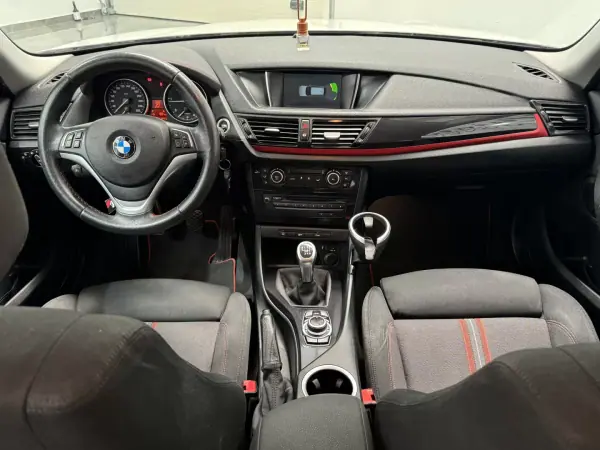BMW X1 2015 - 16490 EUR, 255000 km - AUTO.MOTO.pt - 255000km - foto 13 de 31