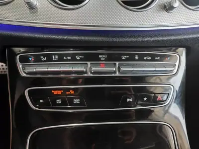 Mercedes-Benz E 300 2022 - 34350 EUR, 110000 km - AUTO.MOTO.pt - 110000km - foto 33 de 37