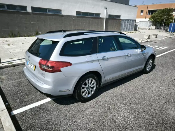 Citroën C5 Tourer 2014 - 8950 EUR, 249314 km - AUTO.MOTO.pt - 249314km - foto 5 de 37