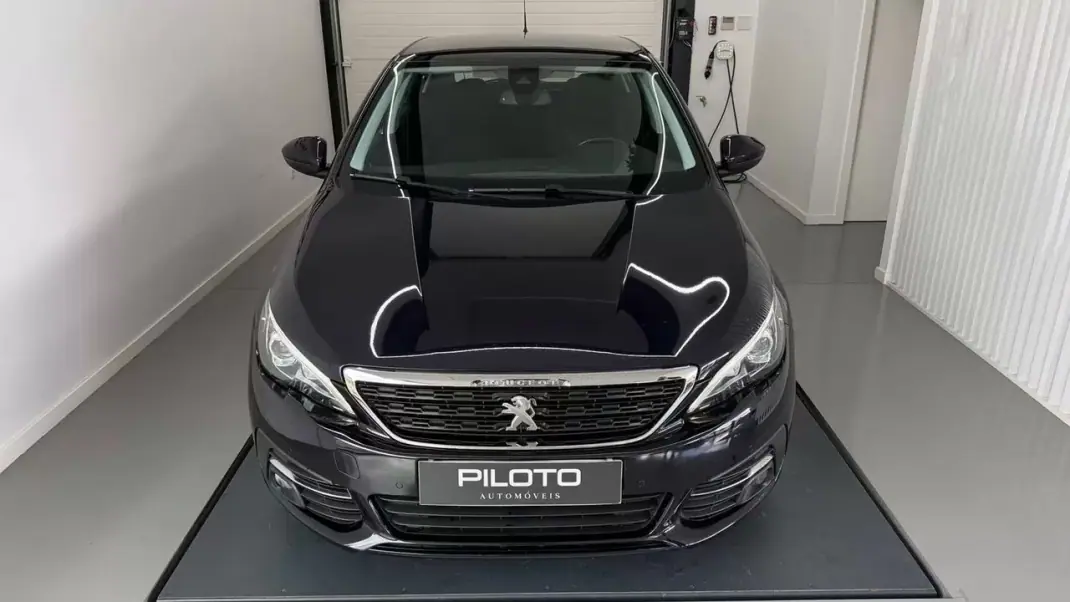 Peugeot 308 2019 - 15990 EUR, 117723 km - AUTO.MOTO.pt - 117723km - foto 4 de 23