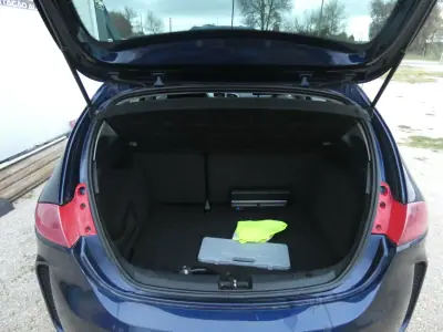 SEAT Leon 2008 - 8500 EUR, 280000 km - AUTO.MOTO.pt - 280000km - foto 20 de 21