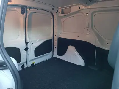Citroën Berlingo 2017 - 8500 EUR, 331000 km - AUTO.MOTO.pt - 331000km - foto 12 de 13