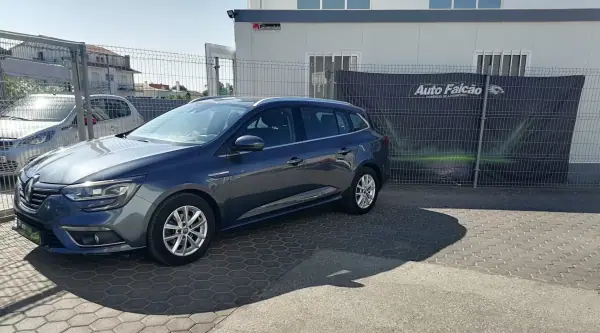 Renault Mégane 2017 - 13000 EUR, 126120 km - AUTO.MOTO.pt - 126120km - foto 3 de 19