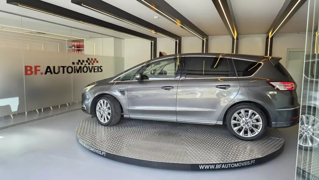Ford S-Max 2017 - 22500 EUR, 160120 km - AUTO.MOTO.pt - 160120km - foto 13 de 67