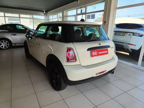 MINI One 2011 - 8250 EUR, 180000 km - AUTO.MOTO.pt - 180000km - foto 7 de 34