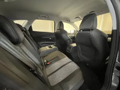 Peugeot 3008 2019 - 12990 EUR, 115000 km - AUTO.MOTO.pt - 115000km - foto 12 de 43
