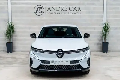 Renault Mégane E-Tech 2023 - 26950 EUR, 41550 km - AUTO.MOTO.pt - 41550km - foto 3 de 50