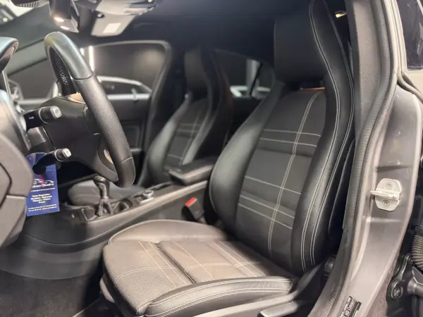 Mercedes-Benz CLA 180 2016 - 16990 EUR, 163300 km - AUTO.MOTO.pt - 163300km - foto 23 de 28