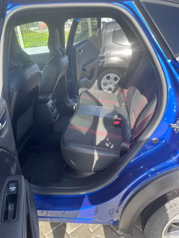 Renault Captur 2023 - 19950 EUR, 47000 km - AUTO.MOTO.pt - 47000km - foto 6 de 11