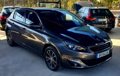 Peugeot 308 2016 - 10990 EUR, 162027 km - AUTO.MOTO.pt - 162027km - foto 3 de 43