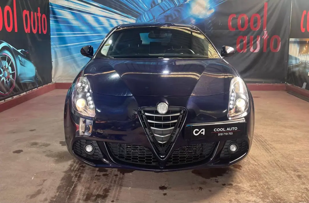 Alfa Romeo Giulietta 2011 - 8750 EUR, 197000 km - AUTO.MOTO.pt - 197000km - foto 2 de 35