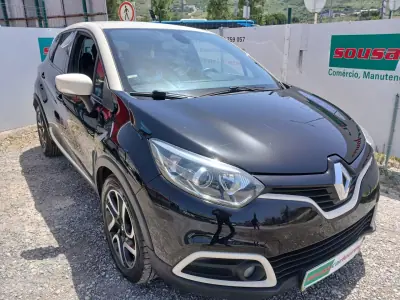 Renault Captur 2013 - 9950 EUR, 157174 km - AUTO.MOTO.pt - 157174km - foto 5 de 25