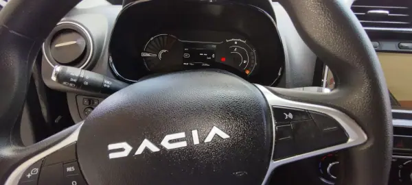 Dacia Spring 2023 - 13200 EUR, 22691 km - AUTO.MOTO.pt - 22691km - foto 14 de 21