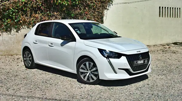 Peugeot 208 2023 - 19600 EUR, 38157 km - AUTO.MOTO.pt - 38157km - foto 6 de 32