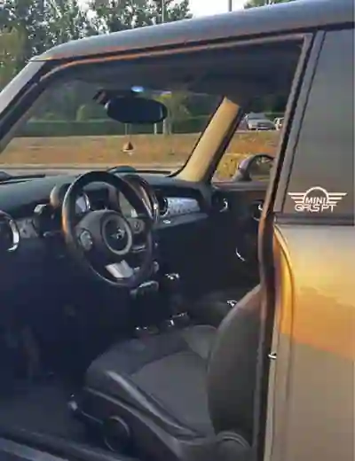 MINI Cooper 2007 - 6900 EUR, 100000 km - foto 5 de 8