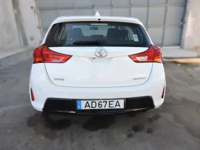 Toyota Auris 2015 - 12750 EUR, 141331 km - AUTO.MOTO.pt - 141331km - foto 4 de 15