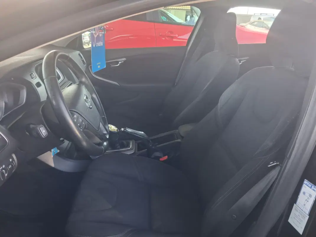 Volvo V40 2012 - 6900 EUR, 250000 km - AUTO.MOTO.pt - 250000km - foto 10 de 13