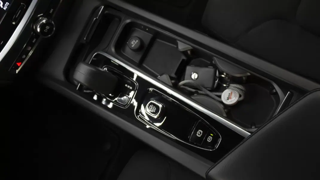 Volvo V60 2021 - 26900 EUR, 99000 km - AUTO.MOTO.pt - 99000km - foto 36 de 36