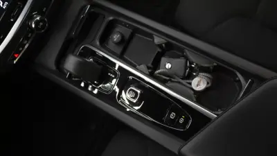 Volvo V60 2021 - 26900 EUR, 99000 km - AUTO.MOTO.pt - 99000km - foto 36 de 36