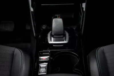 Peugeot e-2008 2021 - 20850 EUR, 60050 km - AUTO.MOTO.pt - 60050km - foto 36 de 44