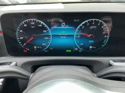 Mercedes-Benz A 250 2021 - 26790 EUR, 73975 km - AUTO.MOTO.pt - 73975km - foto 5 de 8