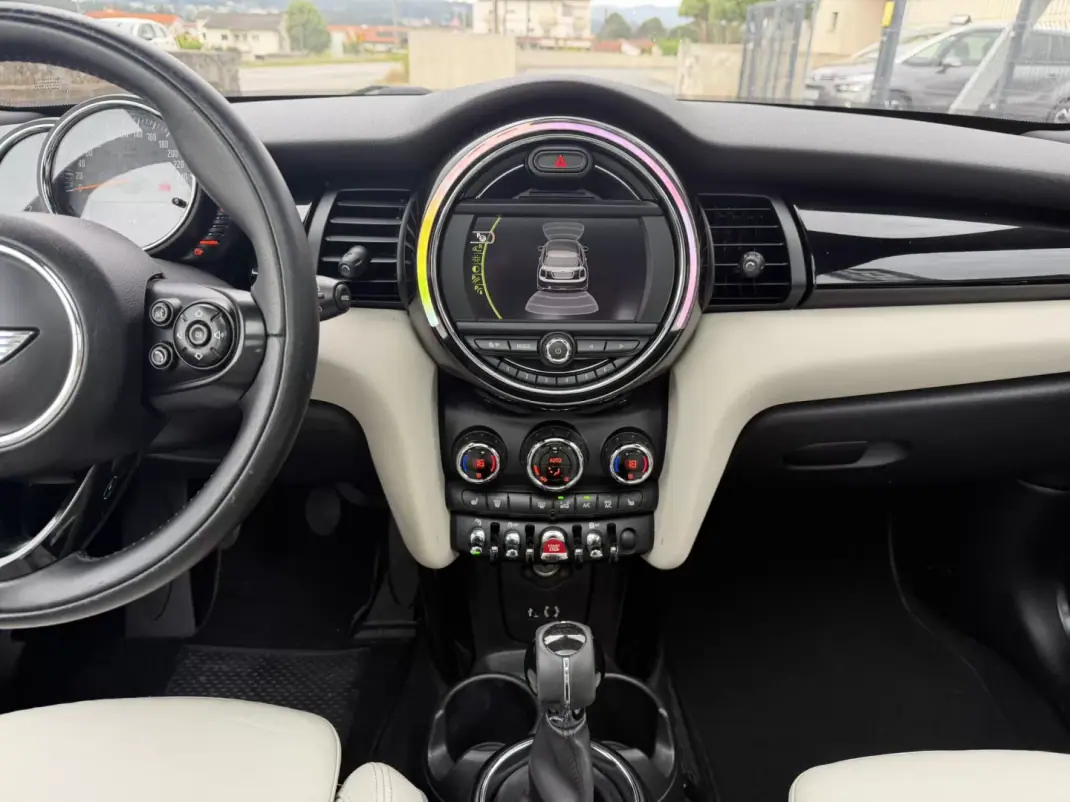 MINI 3 Portas 2016 - 17990 EUR, 130000 km - AUTO.MOTO.pt - 130000km - foto 19 de 30
