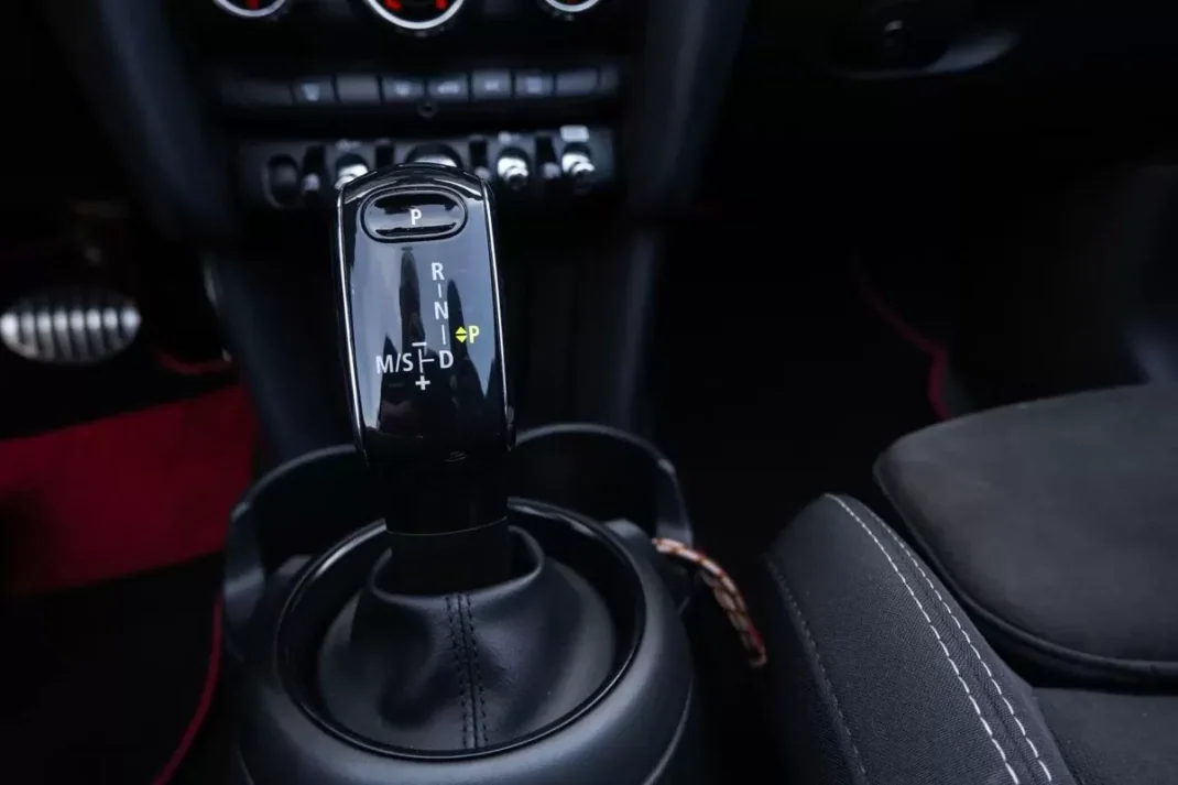 MINI Cooper 2021 - 25999 EUR, 94000 km - AUTO.MOTO.pt - 94000km - foto 38 de 38