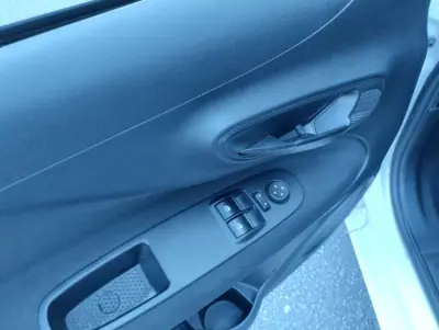 Fiat PUNTO 2019 - 7999 EUR, 180000 km - AUTO.MOTO.pt - 180000km - foto 15 de 27