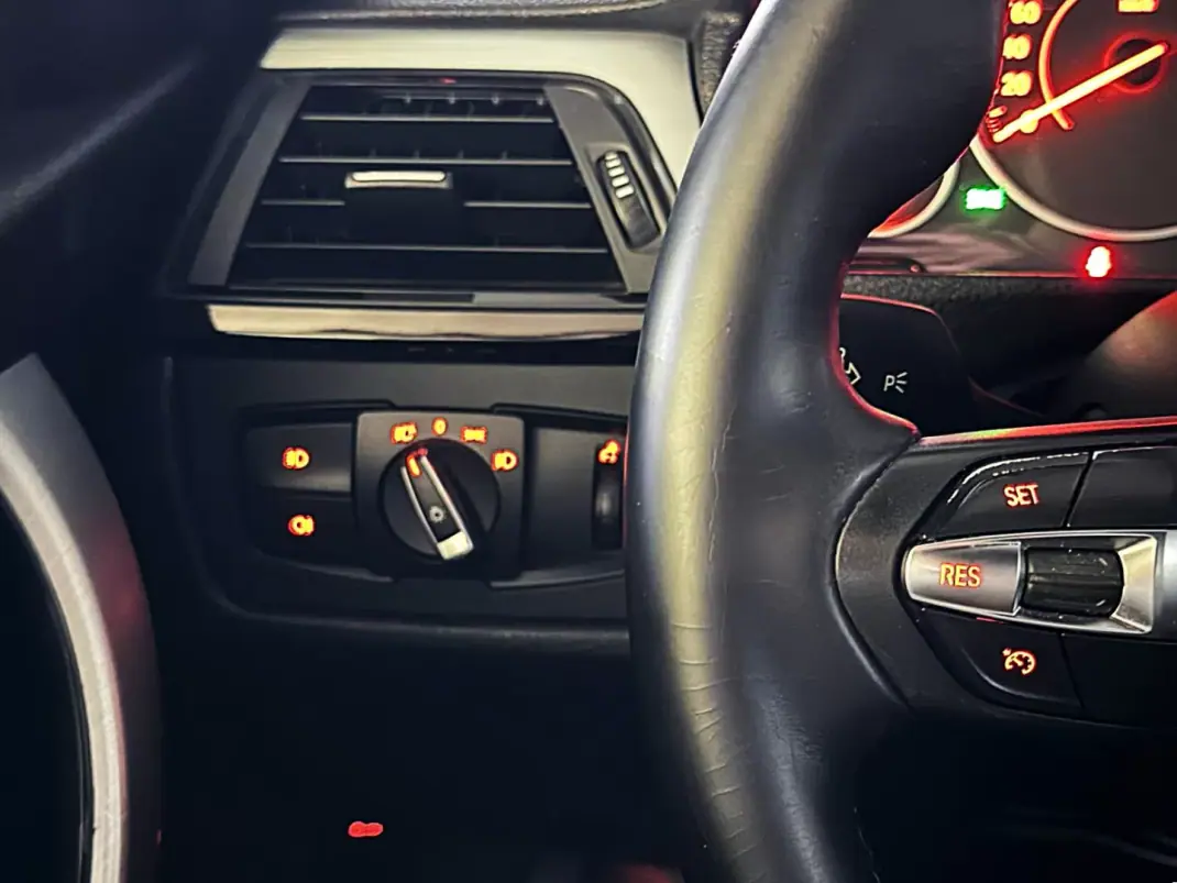 BMW 318 2013 - 16990 EUR, 249800 km - AUTO.MOTO.pt - 249800km - foto 38 de 38