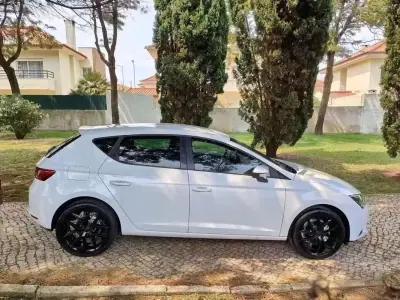 SEAT Leon 2014 - 10990 EUR, 179115 km - AUTO.MOTO.pt - 179115km - foto 11 de 16