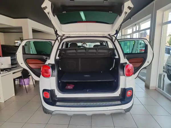 Fiat 500L 2013 - 7990 EUR, 194500 km - AUTO.MOTO.pt - 194500km - foto 13 de 33