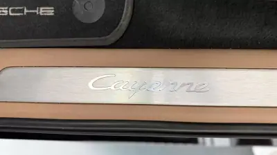 Porsche Cayenne 2019 - 59990 EUR, 87906 km - AUTO.MOTO.pt - 87906km - foto 26 de 33