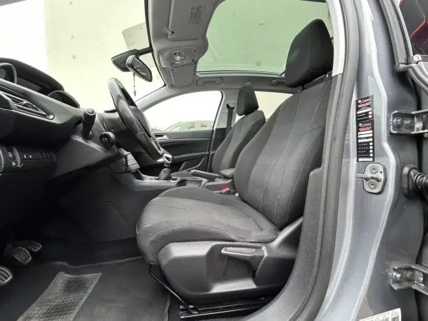 Peugeot 308 2015 - 10750 EUR, 210520 km - 210520km - foto 10 de 22