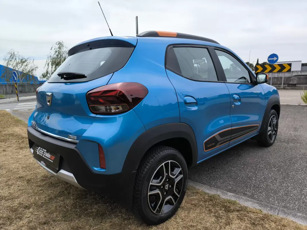 Dacia Spring 2021 - 11750 EUR, 37340 km - AUTO.MOTO.pt - 37340km - foto 3 de 10