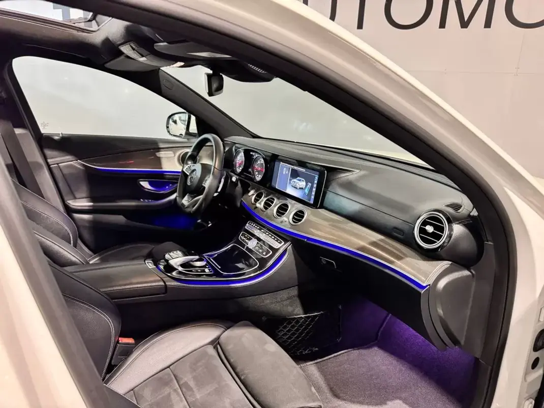 Mercedes-Benz E 220 2017 - 23900 EUR, 348000 km - 348000km - foto 47 de 58