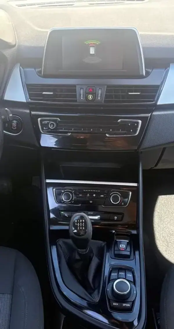 BMW 216 Gran Tourer 2019 - 15900 EUR, 105978 km - AUTO.MOTO.pt - 105978km - foto 17 de 20