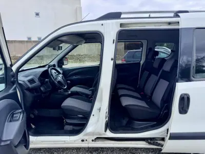 Fiat Doblo 2011 - 9900 EUR, 214000 km - AUTO.MOTO.pt - 214000km - foto 15 de 19