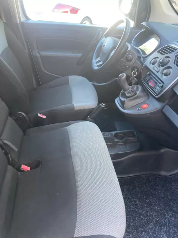 Renault KANGOO 1.5 BLUE DCI 3LUG EDITION ONE 2017 - 10900 EUR, 128600 km - AUTO.MOTO.pt - 128600km - foto 16 de 16