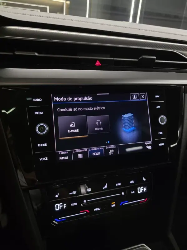 Volkswagen Arteon Shooting Brake 2021 - 27750 EUR, 98000 km - AUTO.MOTO.pt - 98000km - foto 17 de 22