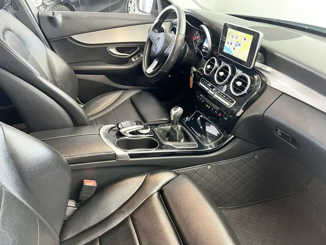 Mercedes-Benz C 200 2015 - 16600 EUR, 229781 km - AUTO.MOTO.pt - 229781km - foto 17 de 23