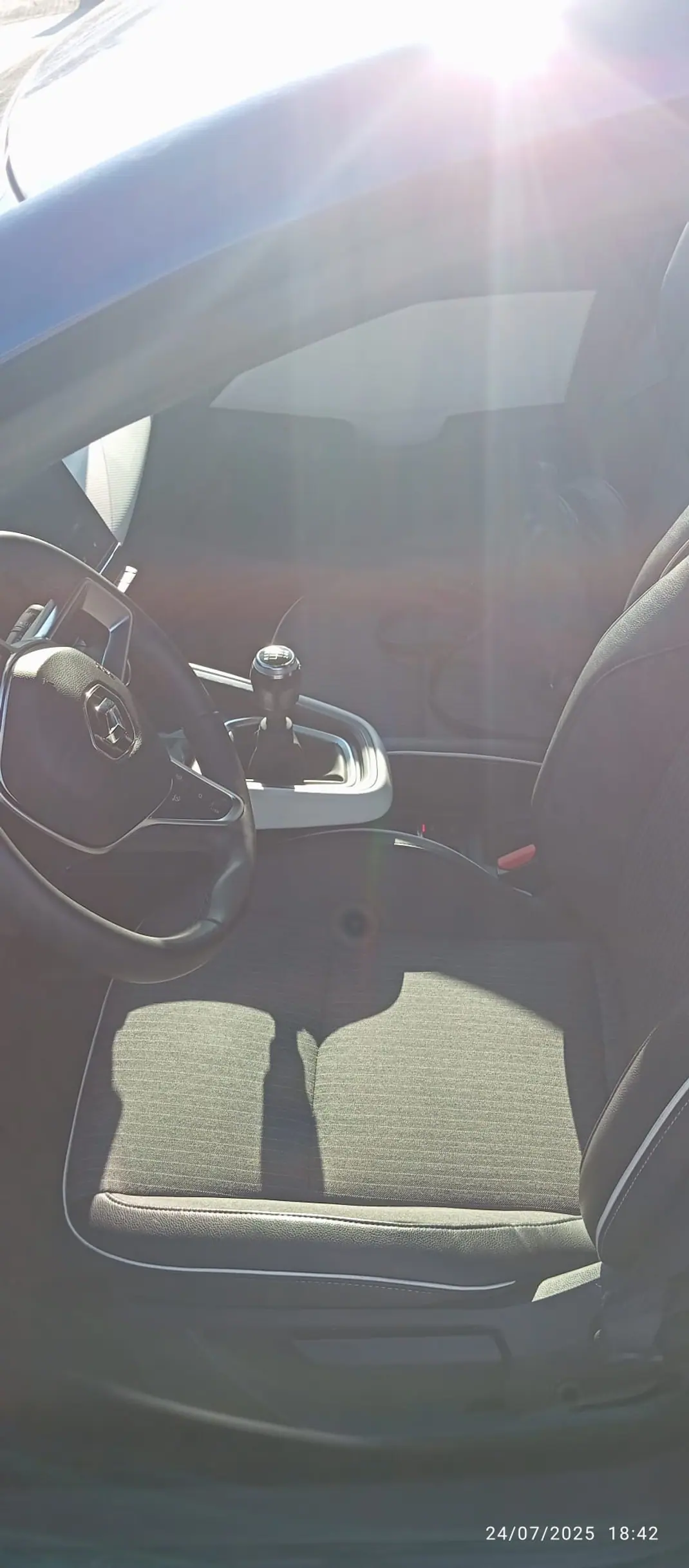 Renault Clio 2023 - 15000 EUR, 54000 km - AUTO.MOTO.pt - 54000km - foto 7 de 7