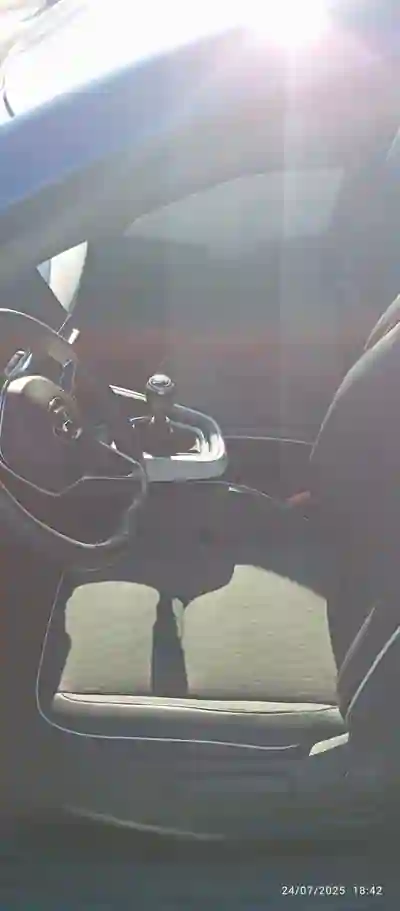 Renault Clio 2023 - 15000 EUR, 54000 km - AUTO.MOTO.pt - 54000km - foto 7 de 7