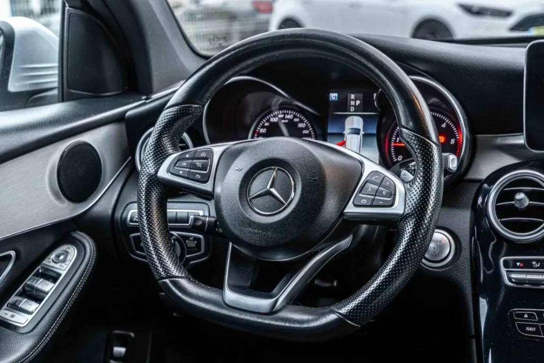 Mercedes-Benz GLC 250 2018 - 33900 EUR, 186200 km - AUTO.MOTO.pt - 186200km - foto 13 de 19