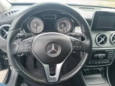 Mercedes-Benz GLA 180 2015 - 22500 EUR, 120000 km - AUTO.MOTO.pt - 120000km - foto 22 de 28