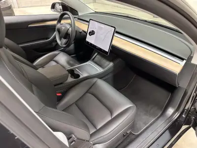Tesla Model 3 2021 - 26450 EUR, 64959 km - AUTO.MOTO.pt - 64959km - foto 10 de 53
