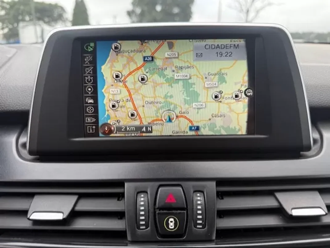 BMW 216 Active Tourer 2015 - 16000 EUR, 170700 km - AUTO.MOTO.pt - 170700km - foto 11 de 24