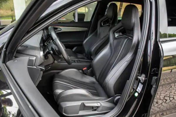 Cupra Formentor 2022 - 59900 EUR, 60788 km - AUTO.MOTO.pt - 60788km - foto 33 de 53