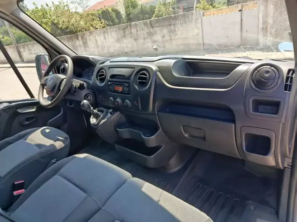 Renault Master 2019 - 19000 EUR, 83500 km - AUTO.MOTO.pt - 83500km - foto 15 de 28